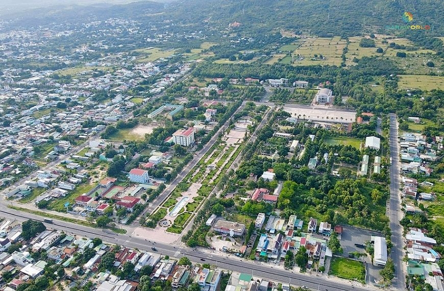 Cam Ranh có tiềm năng lớn trong các lĩnh vực du lịch, bất động sản, và cả công nghiệp